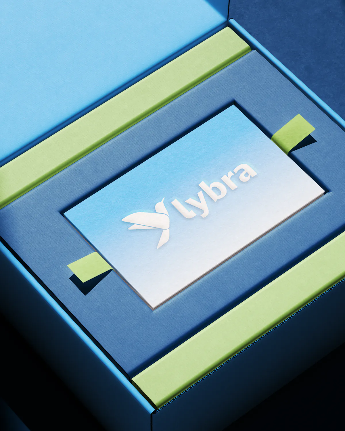 Carte gravée à l'emblème Lybra, posée dans son coffret